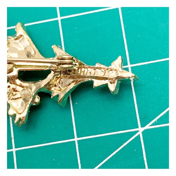 Gerry’s vintage decorated Christmas tree brooch pin gold with green red enamel - Picture 10 of 10